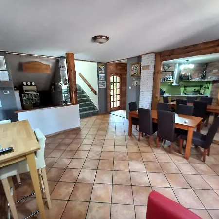 Gæstehus Owlcastle-bagolyvar 3*