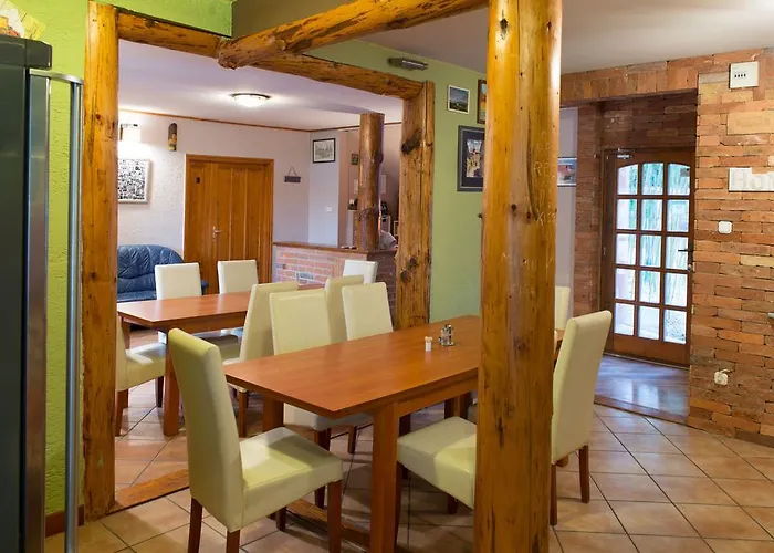 Owlcastle-bagolyvar Guest house