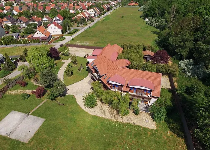 Owlcastle-bagolyvar 3* Hajduszoboszlo