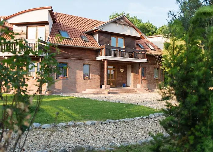 Guest house Owlcastle-bagolyvar 3*