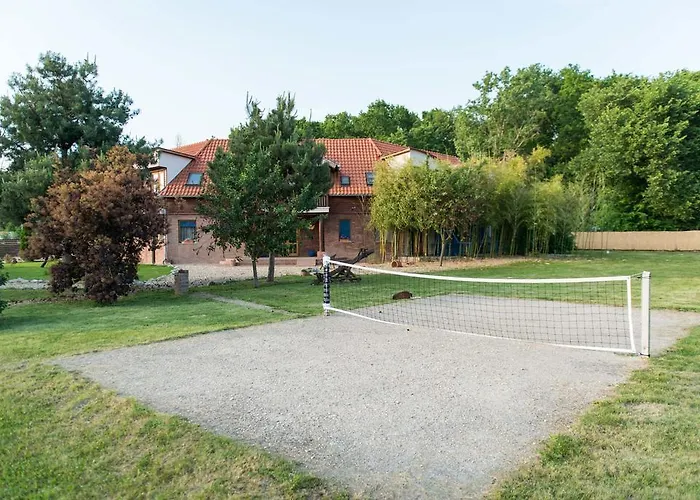 Owlcastle-bagolyvar Guest house